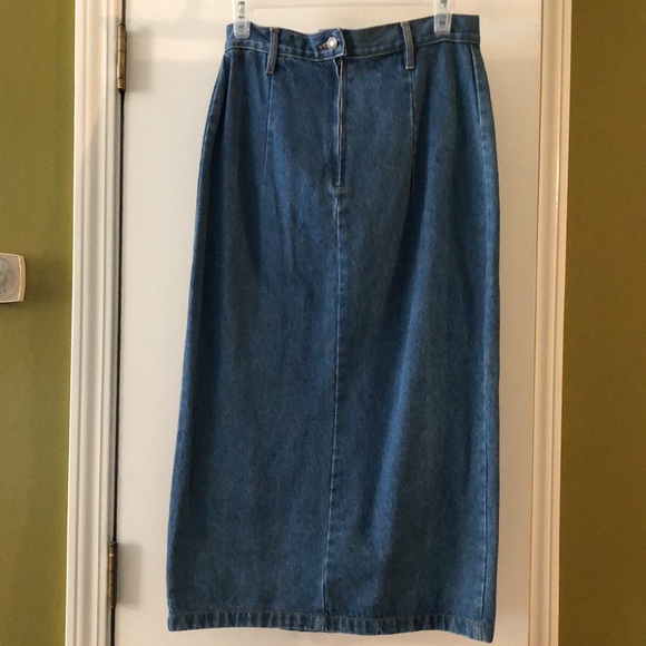 Forever WearAll Denim Skirt, Size 9. Excellent condition! - Picture 2 of 6